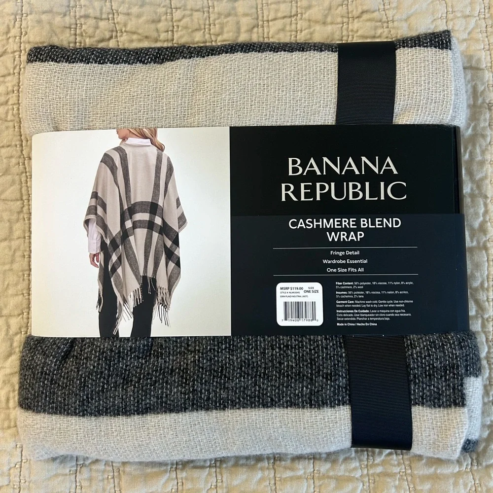 Banana Republic Cashmere Blend Black And Cream Plaid Wrap NEW ONE SIZE - Picture 6 of 6